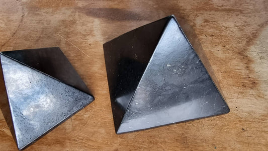 Shungite pyramids for Sarah Jansen